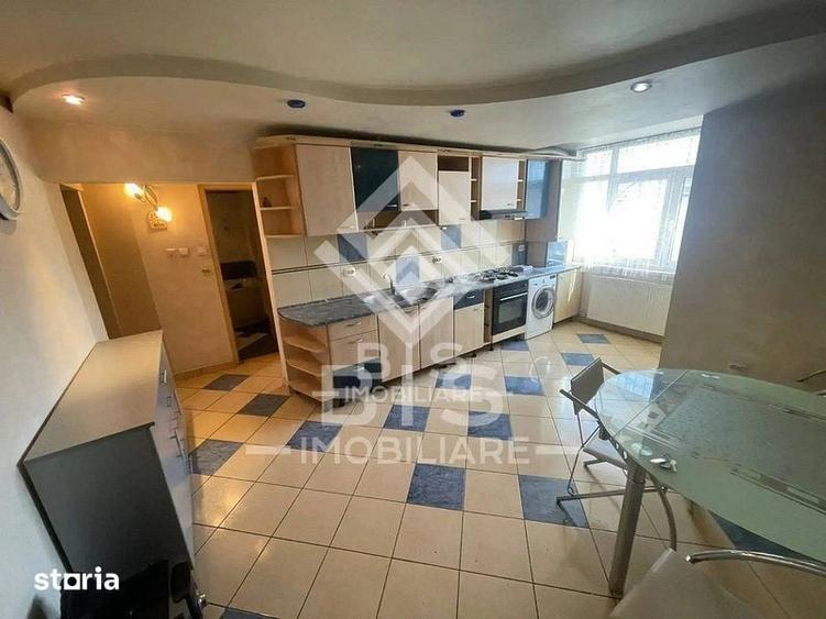 Apartament cu 4 camere în Independenței