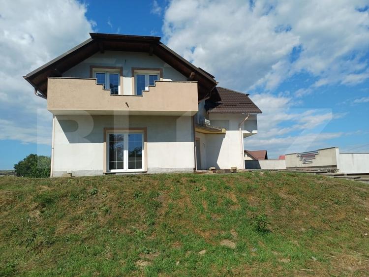 Casă individuală cu 5 camere cu Canalizare în Nord