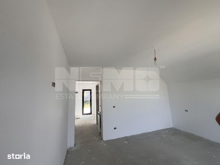 Casă cu 4 camere cu Teren 300 Mp în Șcheia