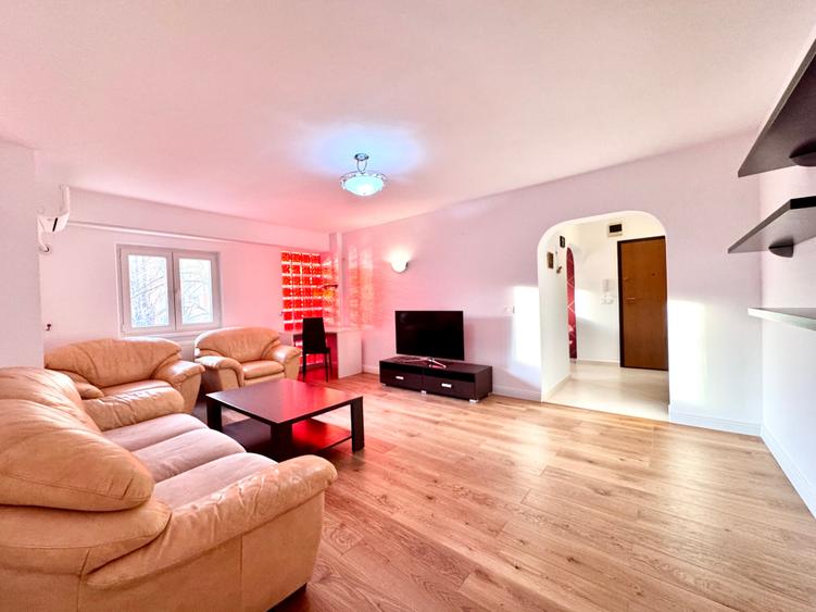 Apartament cu 3 camere decomandat în Calea Călărașilor