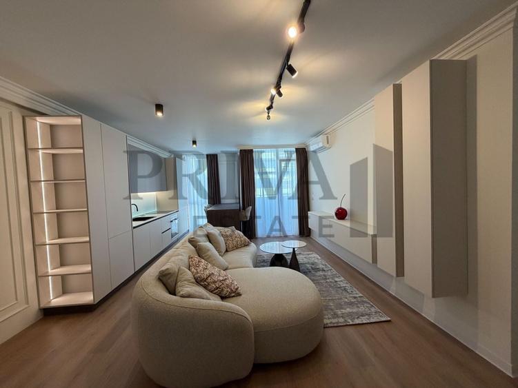 Apartament cu 3 camere decomandat, mobilat în Aradului