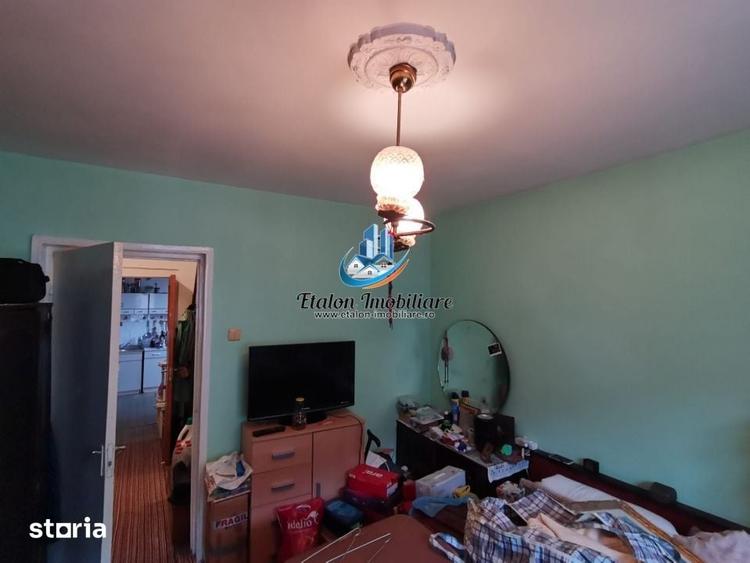 Apartament cu 4 camere semidecomandat în Nord
