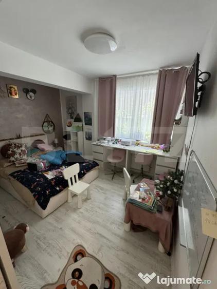 Apartament cu 3 camere decomandat în Central