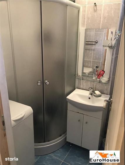 Apartament cu 3 camere decomandat în Cetate