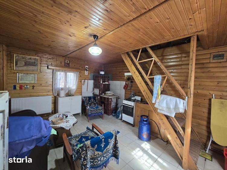 Casă cu 4 camere cu Teren 608 Mp în Livezile