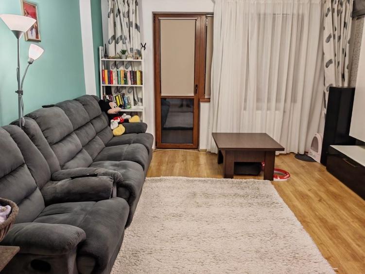 Apartament cu 3 camere decomandat în Exterior Vest