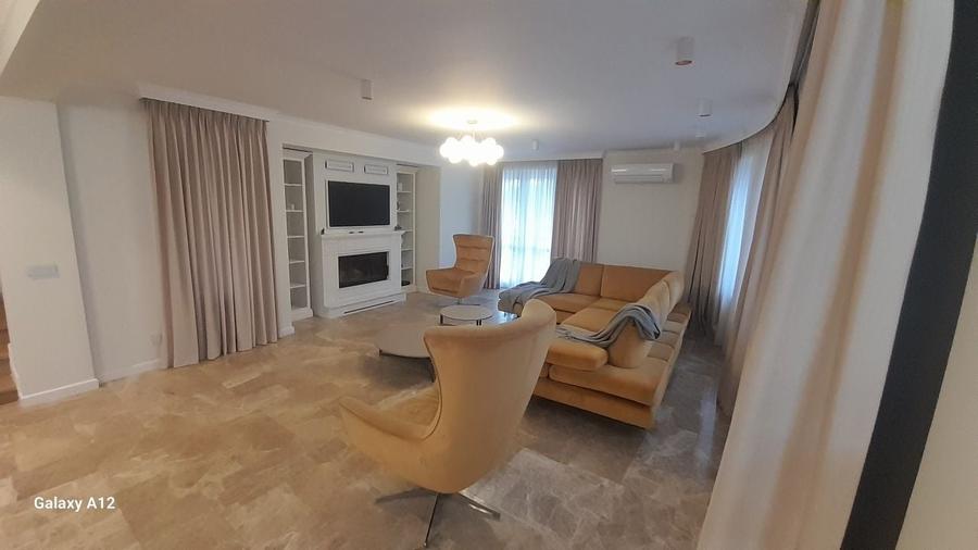 Casă cu 4 camere cu Teren 388 Mp în Central
