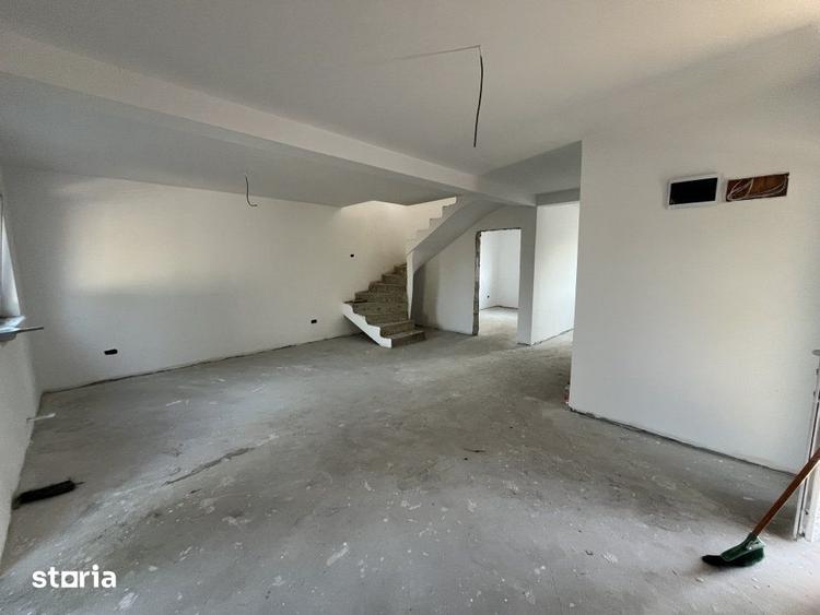Oportunitate! Vila tip duplex P+1, 5 camere, Valu lui Taian! - 8