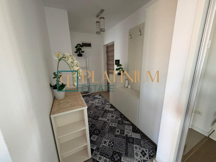 Apartament cu 3 camere semidecomandat, mobilat în Dumbrăvița