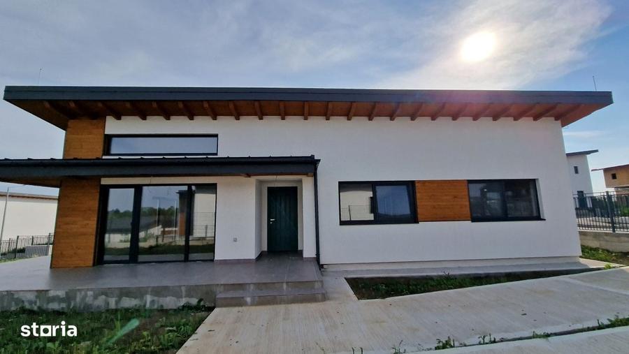 Casă cu 3 camere în Tâncăbești