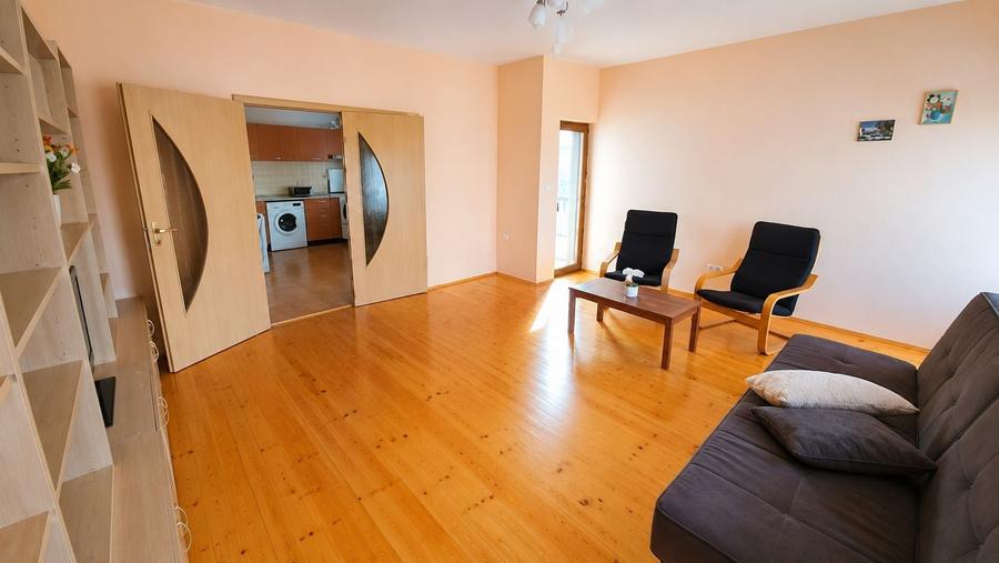 Apartament cu 3 camere decomandat, mobilat în Braytim