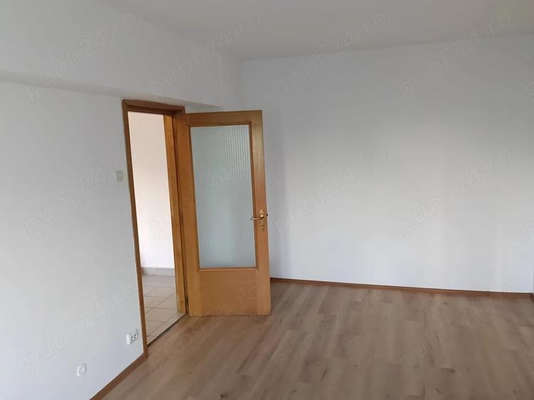 Apartament cu 2 camere semidecomandat în Sebastian