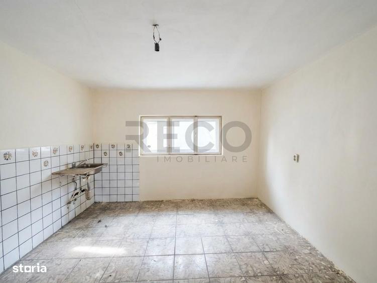 Casă cu 3 camere cu Teren 1940 Mp în Biharia