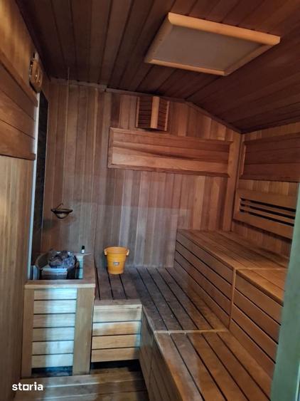 Casă cu 8 camere cu Teren 764 Mp în Tineretului