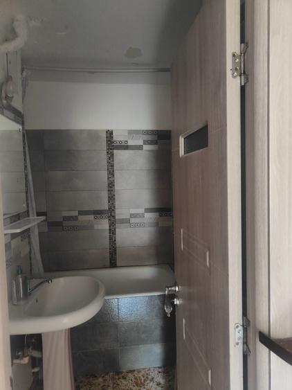 Apartament cu 3 camere decomandat în Micro 14