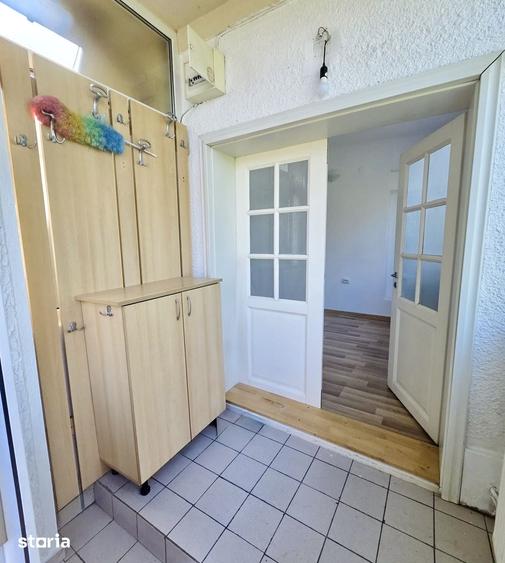 Casă cu 3 camere semidecomandat cu Teren 700 Mp în Aurel Vlaicu