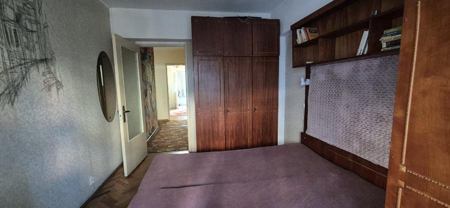 Apartament cu 3 camere decomandat, mobilat în Podul de Fier