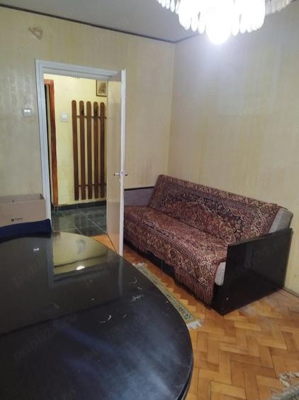 Apartament cu 2 camere decomandat în Aleea Carpați