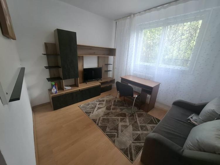 Apartament decomandat în Drumul Taberei