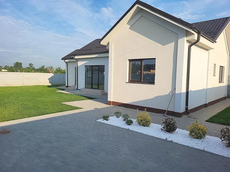 Casă cu 3 camere cu Teren 450 Mp în Central
