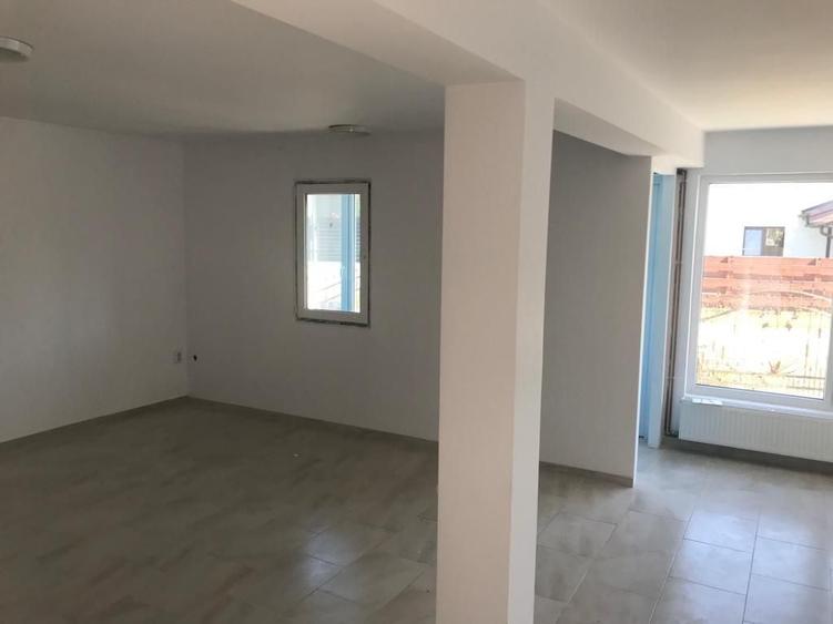 Spațiu comercial, de 55 mp, în Valea Adâncă