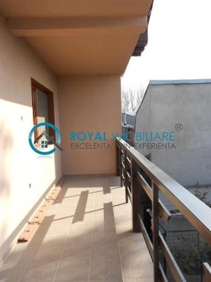 Casă individuală cu 9 camere cu Canalizare în Poștei - Bucov