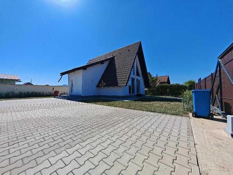 Casă cu 4 camere cu Teren 384 Mp în Tărlungeni