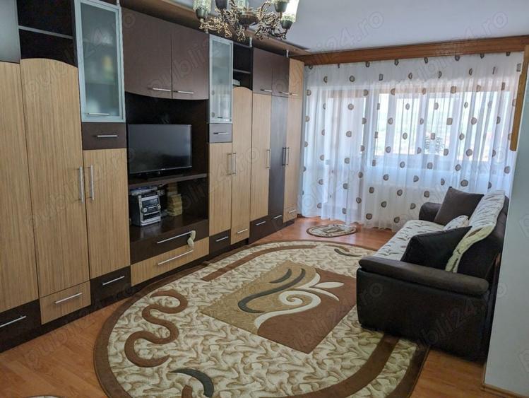 Apartament cu 3 camere decomandat în 1 Mai