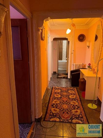 Apartament cu 3 camere decomandat în Km 4-5