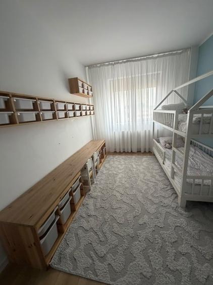 Apartament cu 3 camere decomandat, mobilat în Drumul Taberei