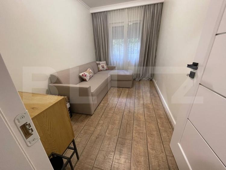 Apartament cu 4 camere decomandat, mobilat în Decebal
