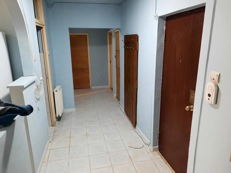 Apartament cu 3 camere decomandat în Exterior Vest