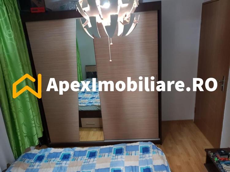 Apartament cu 4 camere decomandat, mobilat în Păcii