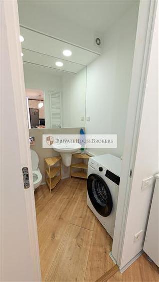 Apartament cu 3 camere semidecomandat, mobilat în Pipera