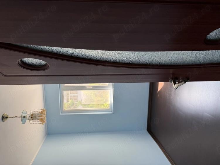 Apartament cu 3 camere semidecomandat în Tineretului