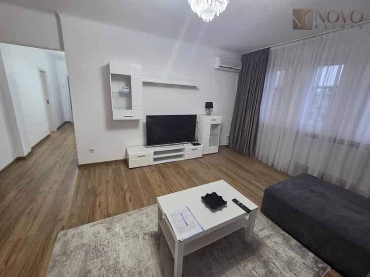 Apartament cu 3 camere decomandat, mobilat în Romană
