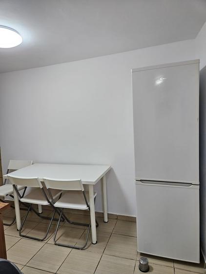 Casă cu 5 camere cu Teren 1000 Mp în Victoriei