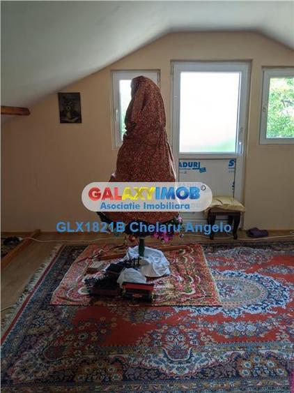 Casă cu 4 camere cu Garaj în Grădiștea