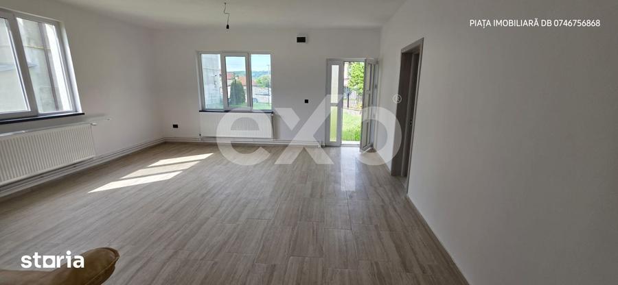 Casă cu 8 camere cu Teren 1388 Mp în Voinești