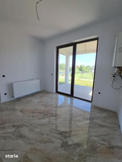 Casă cu 3 camere cu Teren 480 Mp în Recea