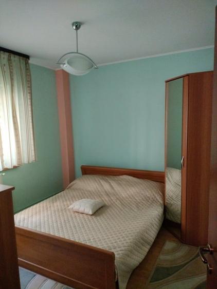Apartament cu 3 camere decomandat, mobilat în Drumul Taberei