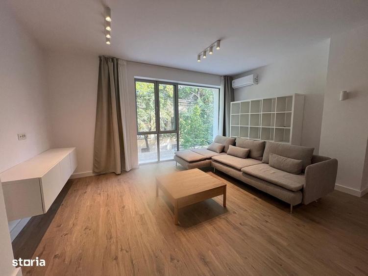Apartament cu 4 camere în Armeneasca