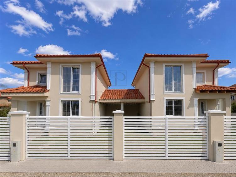 Duplex cu 4 camere cu Canalizare în Moșnița Nouă
