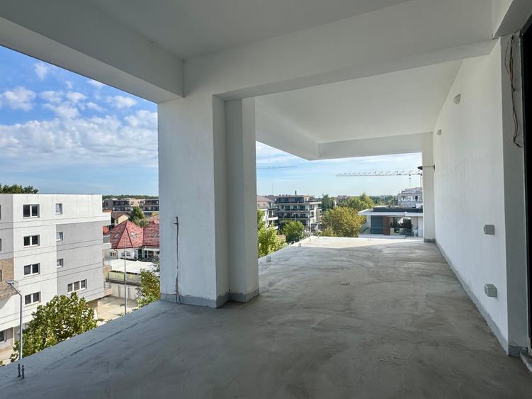 Apartament cu 3 camere semidecomandat în Iancu Nicolae