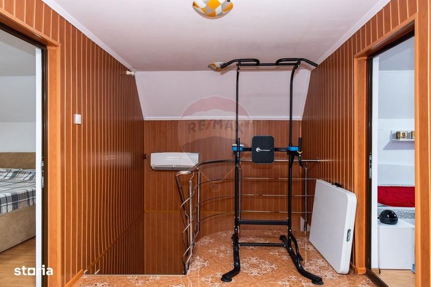 Casă cu 4 camere în Valea Stânii