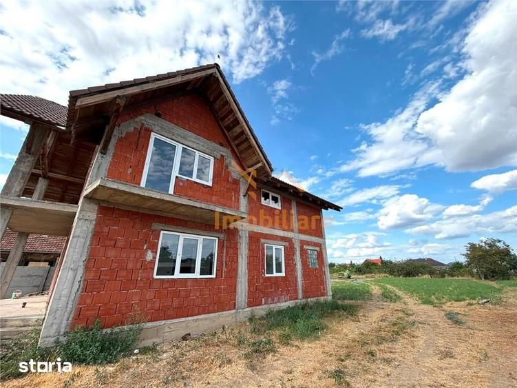Casă cu 4 camere cu Teren 1439 Mp în Inand