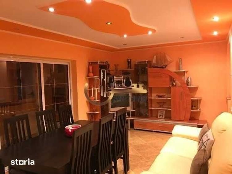 Apartament cu 4 camere decomandat în Central