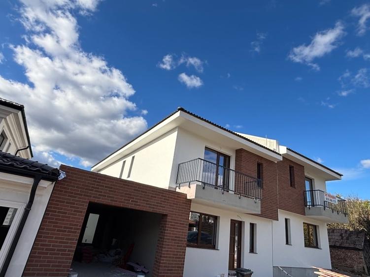 Duplex cu 4 camere cu Canalizare în Borhanci