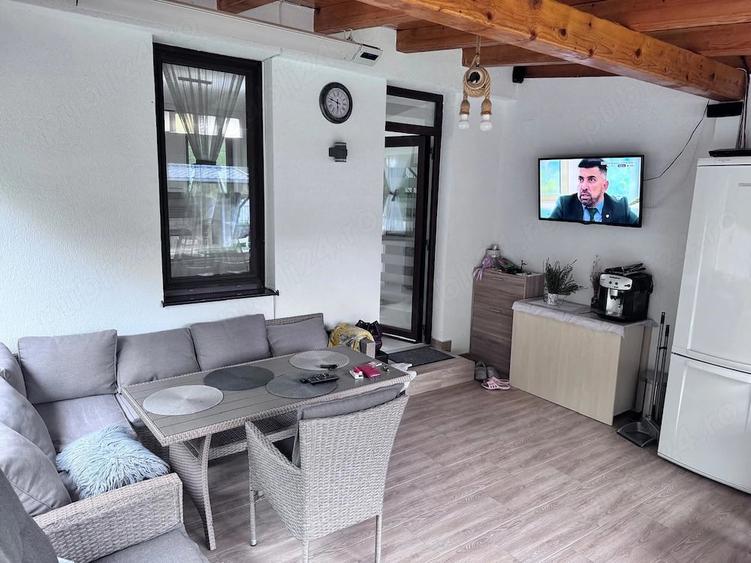 Casă cu 4 camere cu Teren 500 Mp în Livadea