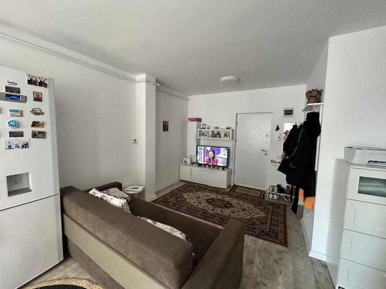 Apartament cu 2 camere decomandat în Florești